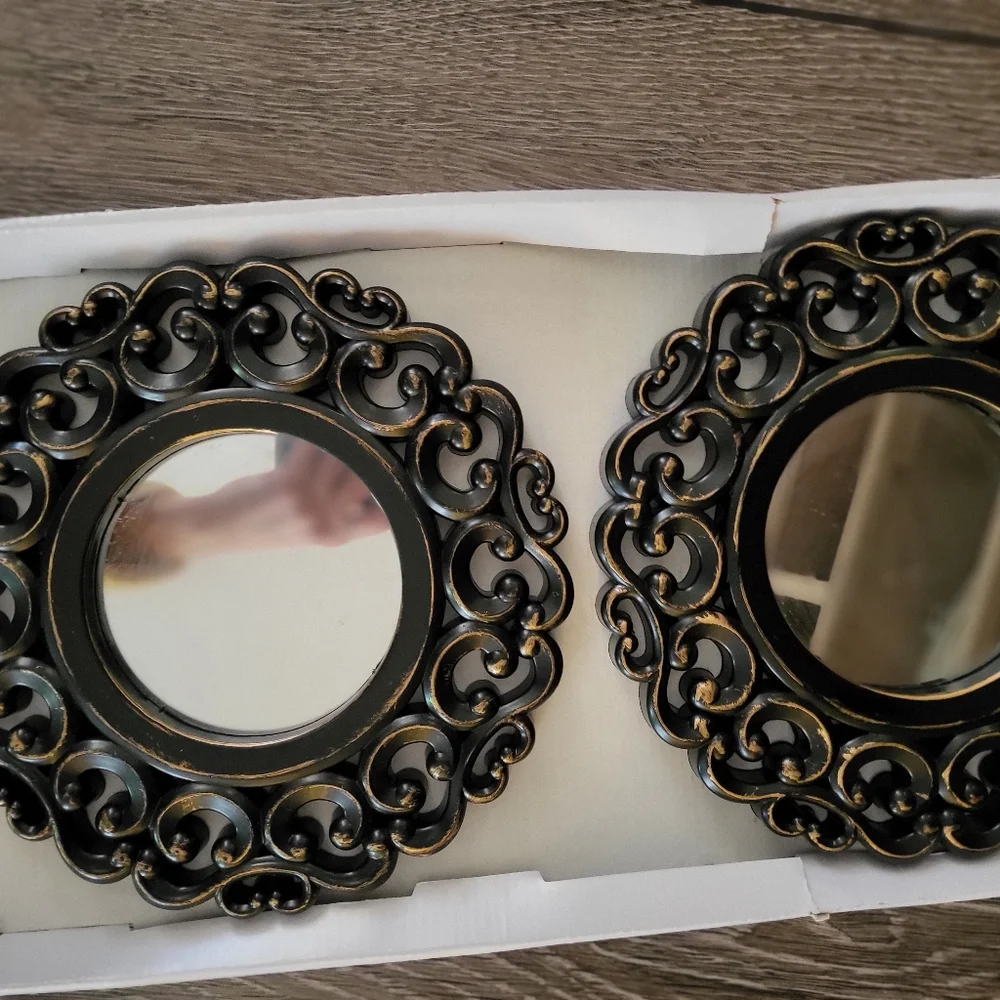 NIB 3 small mirrors